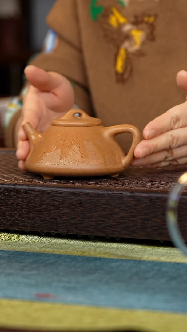 【闪购商品】紫砂茶壶石瓢段泥280cc