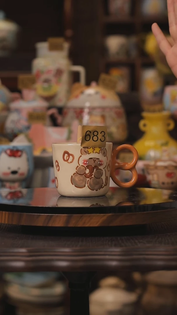 摆件683景德镇釉下彩绘设计师款式陶瓷