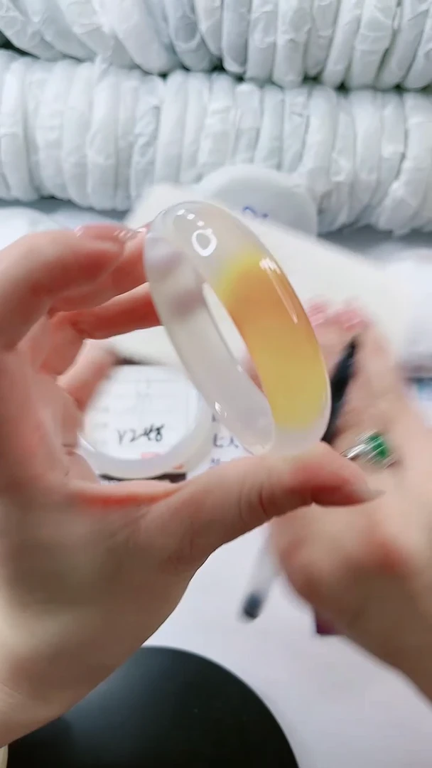 【闪购商品】石英质玉手镯未镶嵌多样性发货V247