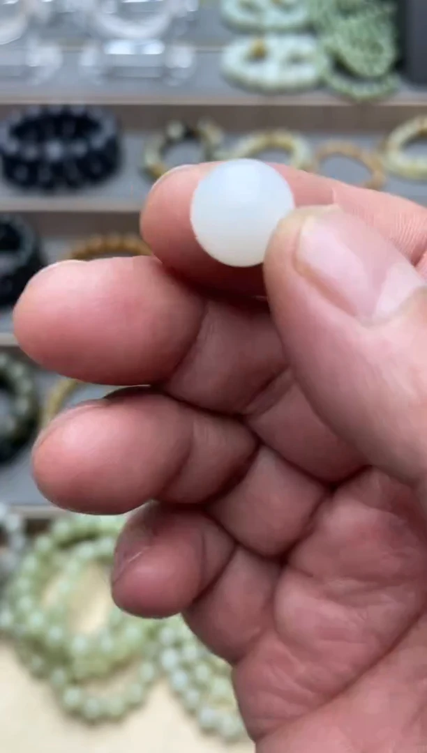 【闪购商品】纯天然和田玉单珠卡12