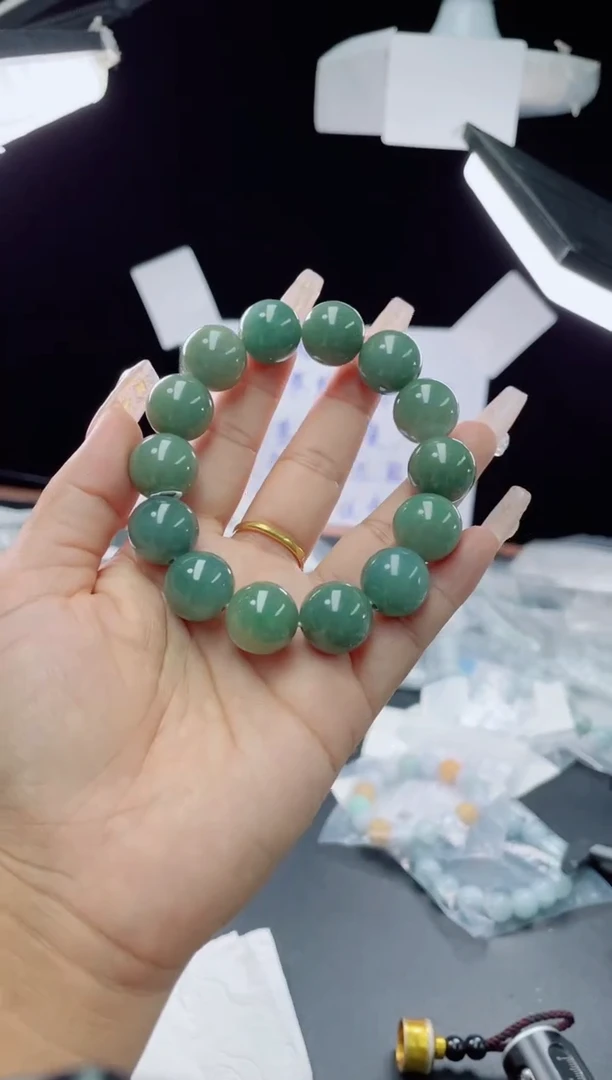 未镶嵌定制翡翠珠串