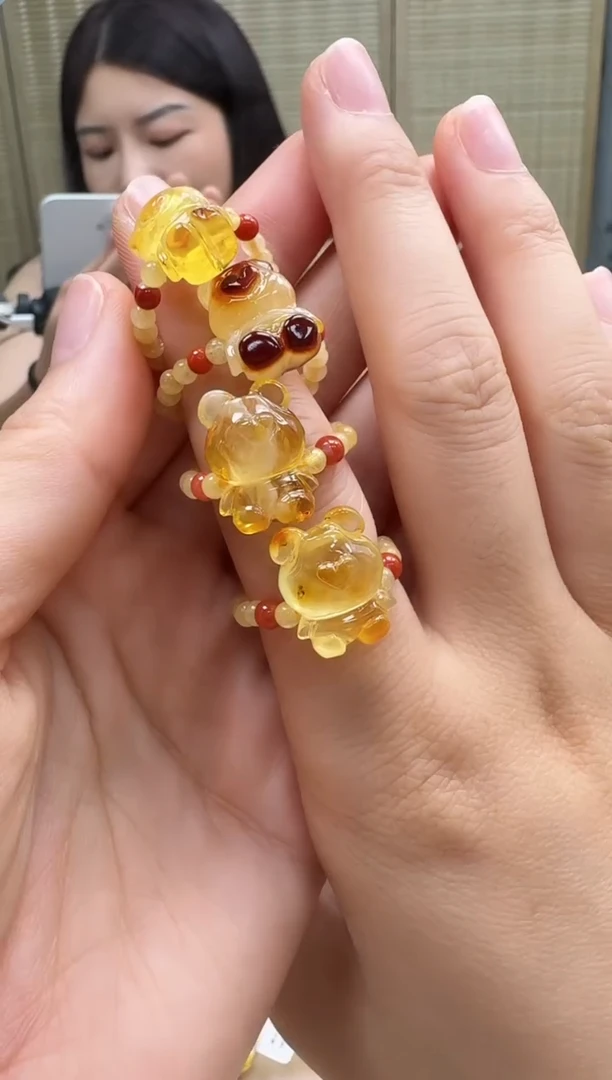 未镶嵌琥珀裸石随机一件