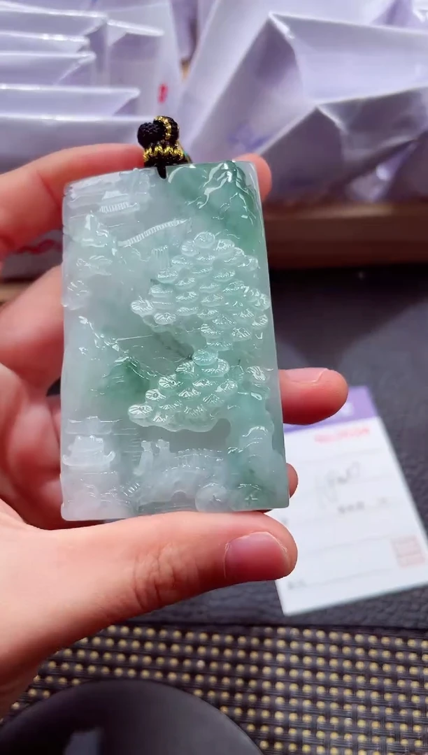 颈饰未镶嵌翡翠 000111