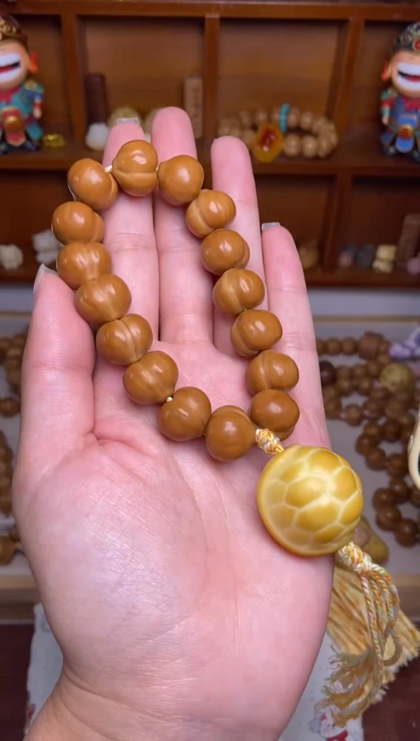 把件猴头核桃全品无暇屁桃➕富甲手持