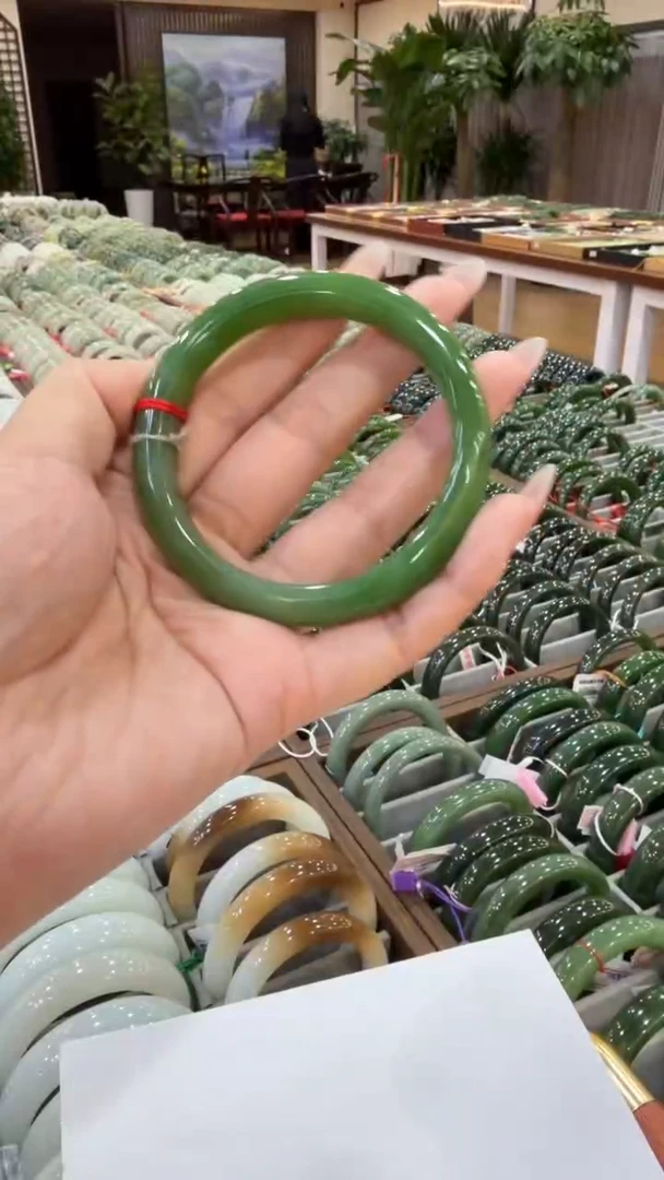 颈饰未镶嵌和田玉手镯58