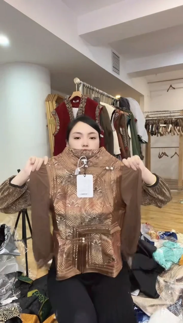 L码        105-115斤  纱袖