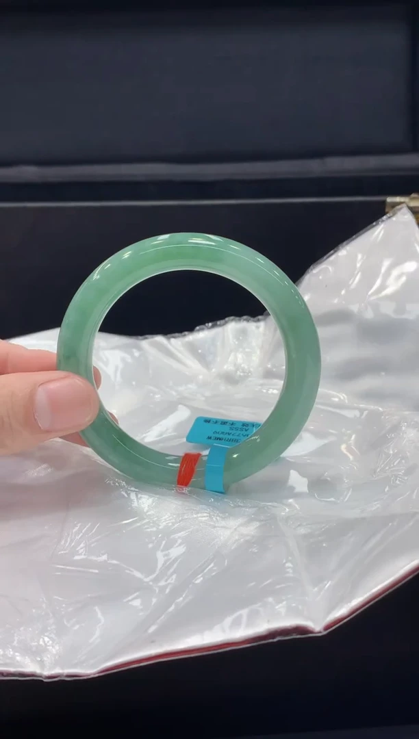 未镶嵌手镯翡翠翡翠手镯