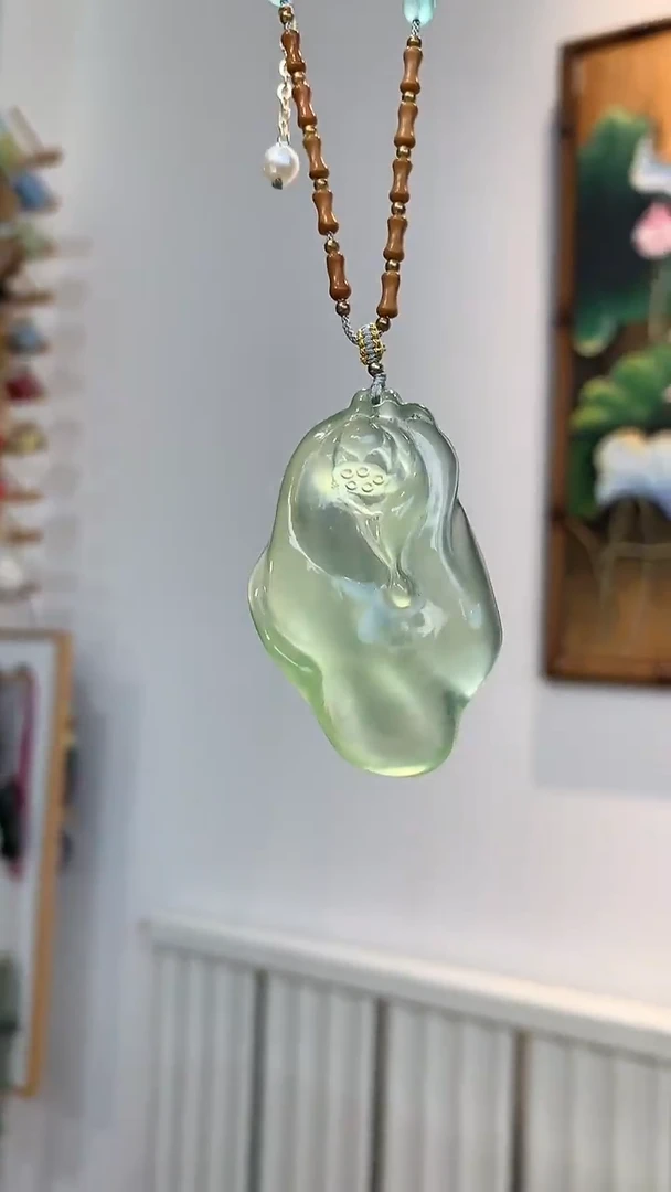 未镶嵌蛇纹石玉吊坠(不含链)荷花