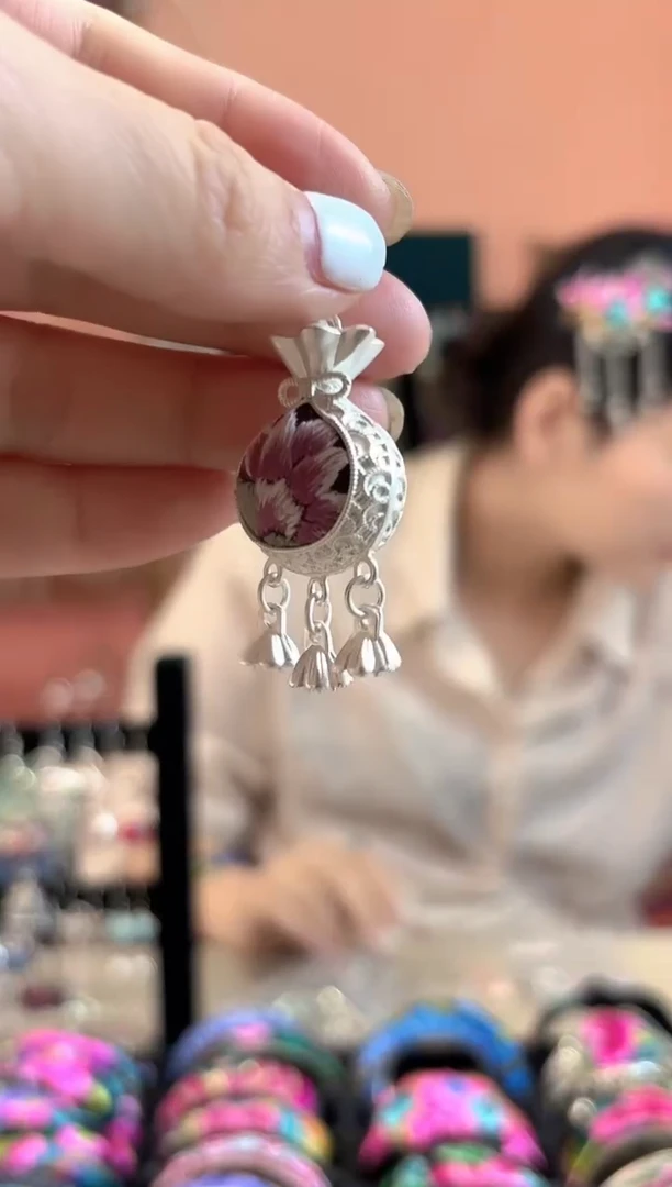 织绣艺枝独绣手工饰品348