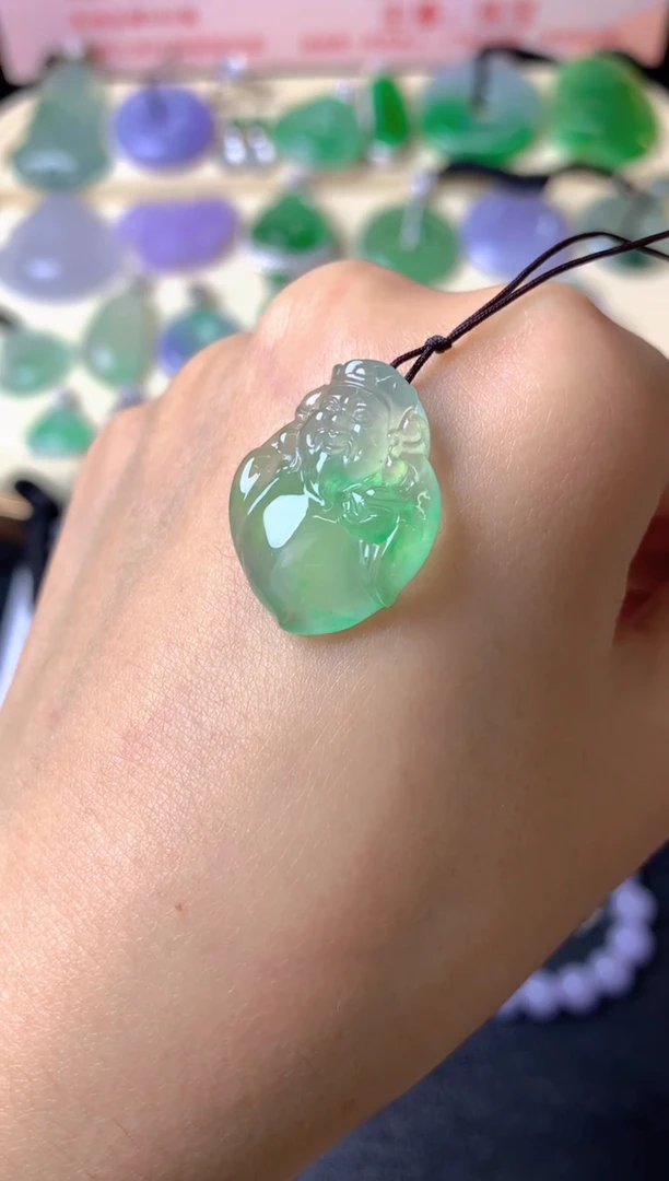 未镶嵌定制翡翠M****e裸玉（客户意向镶嵌）