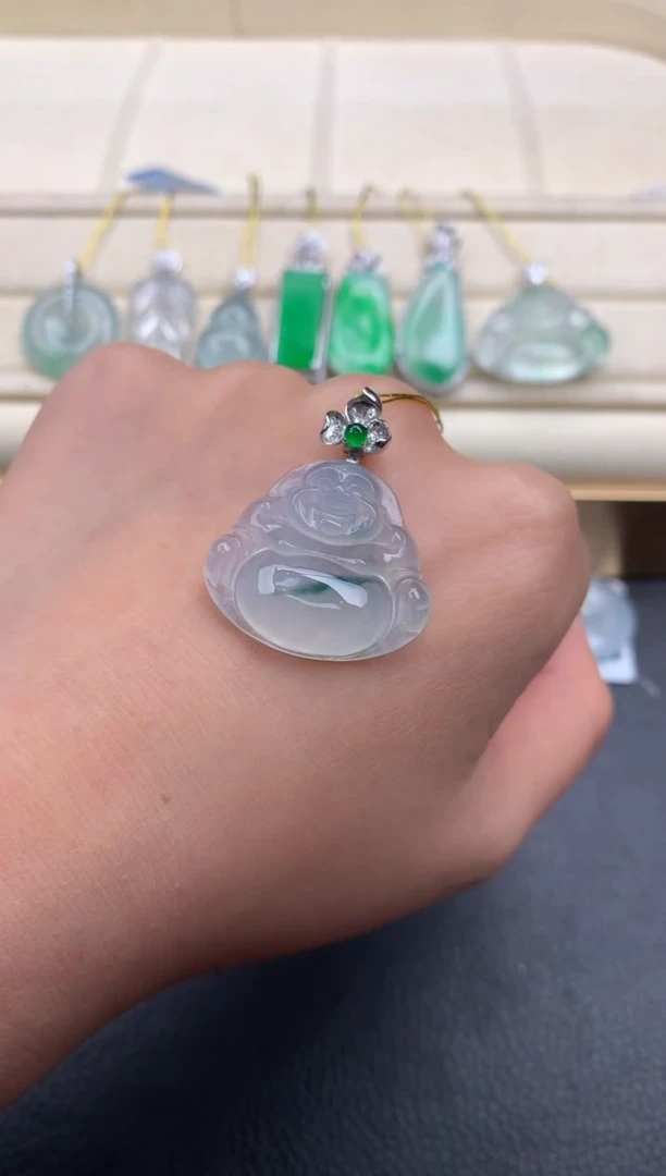 翡翠18K金镶嵌颈饰A472