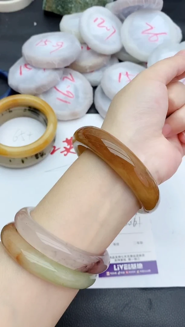未镶嵌手镯石英质玉172+60/61