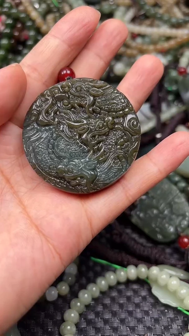 和田玉未镶嵌颈饰1