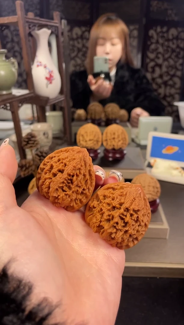 【闪购商品】文玩核桃把件满天星43尺42