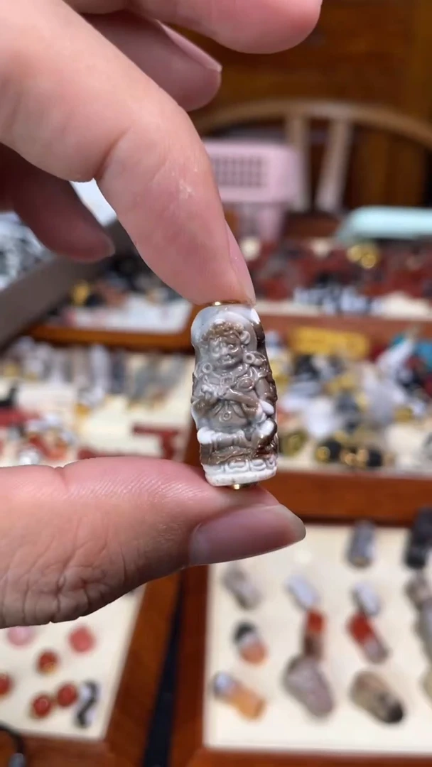 玛瑙/玉髓颈饰未镶嵌35精工南方增长天王