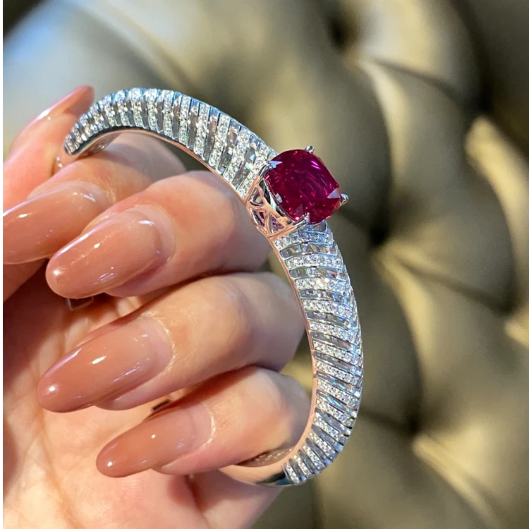 非金属合成锆石手镯 重工设计款高定开口红色手镯 s925  轻奢优雅