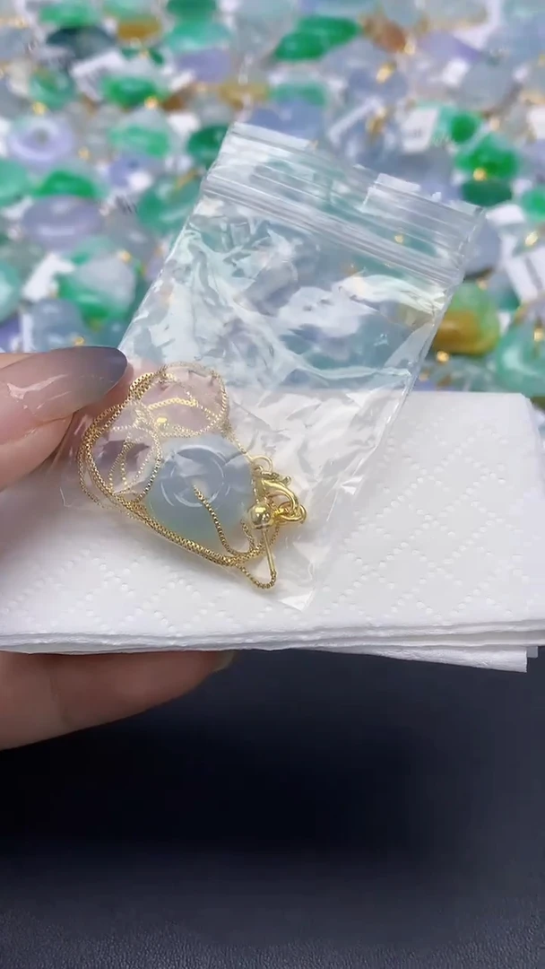 翡翠未镶嵌颈饰天然缅甸a货翡翠