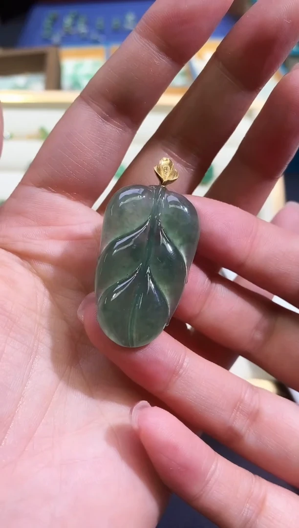 翡翠18K金镶嵌颈饰250610088