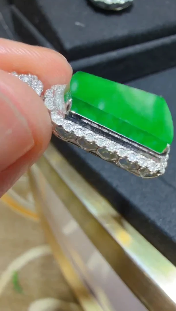 吊坠(不含链)18K金镶嵌翡翠多样性团购发一件