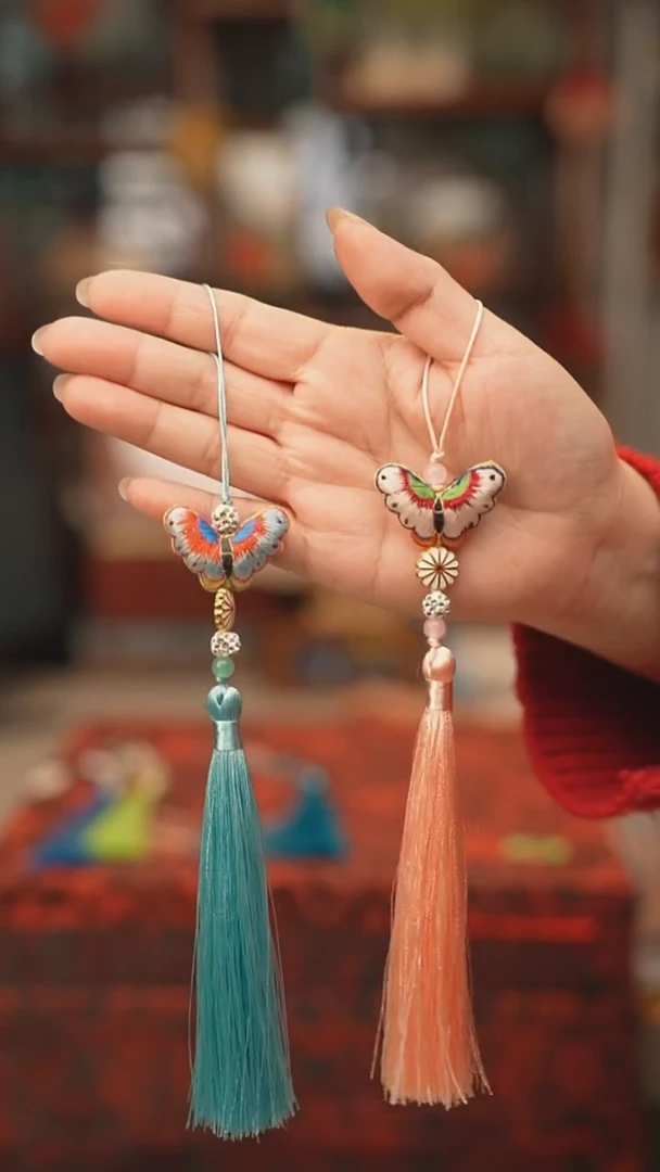 扇子绣花吊坠非遗