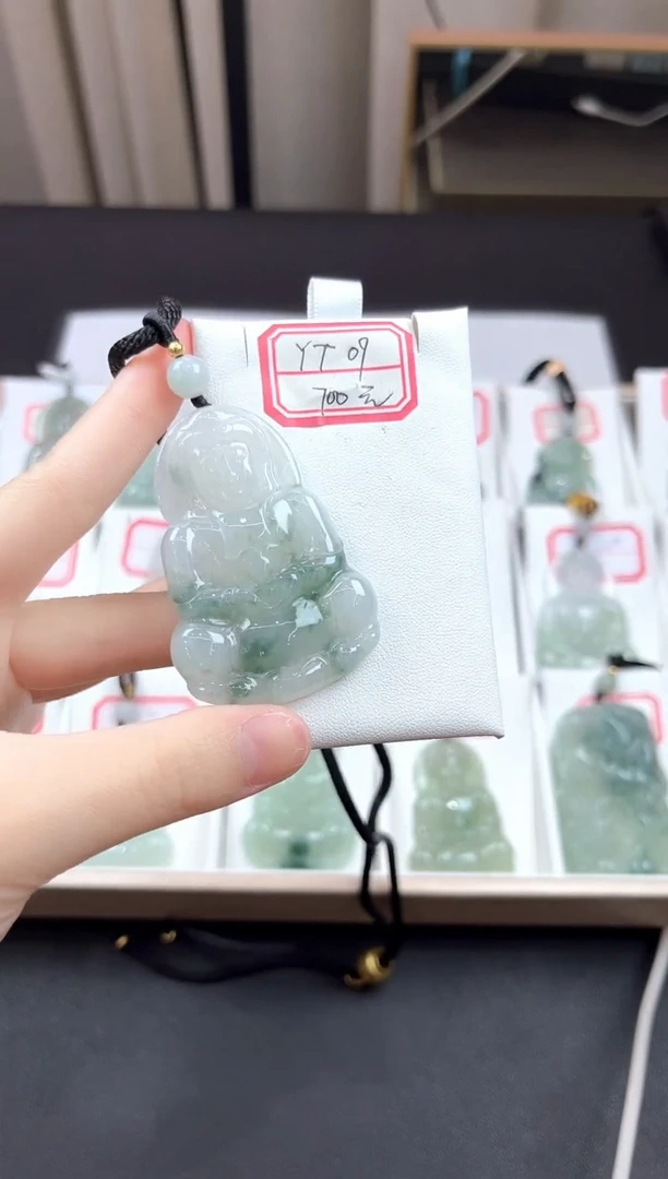 翡翠未镶嵌颈饰YT09奶白底飘花观音