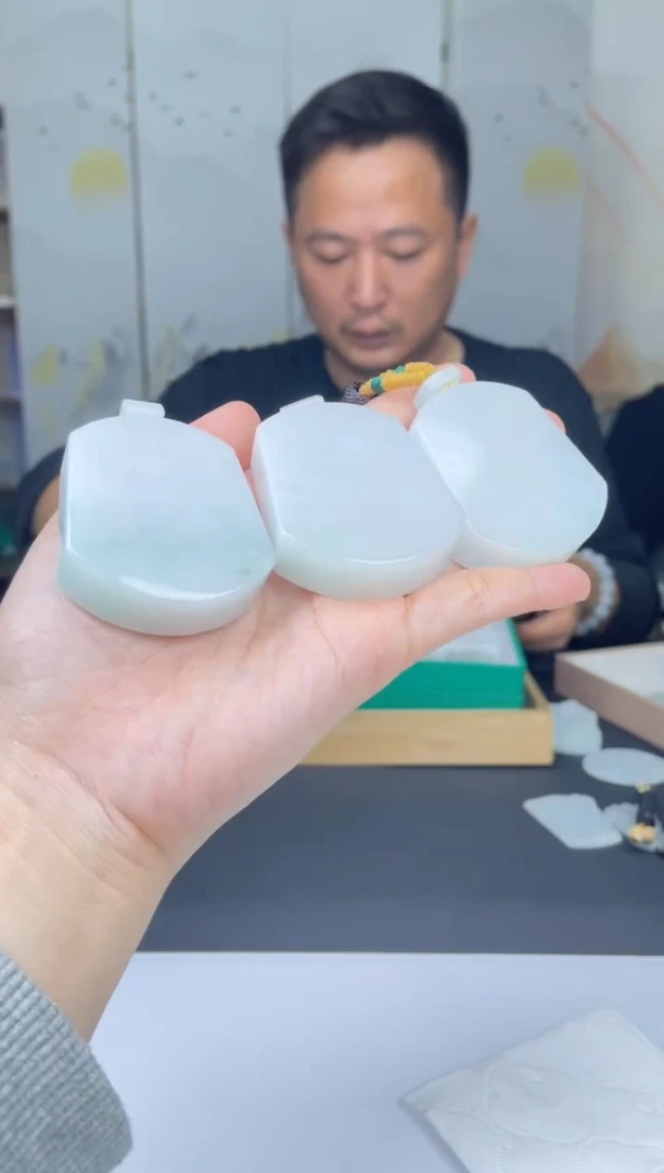 【闪购商品】定制翡翠未镶嵌-21HDJT0139372多样性发其一