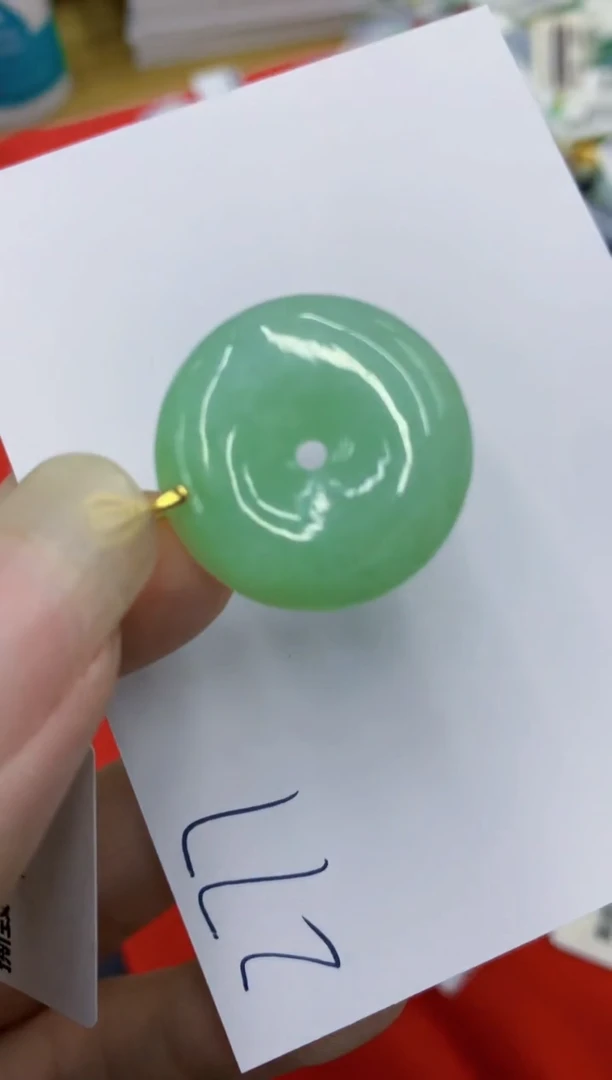 翡翠未镶嵌颈饰缅甸A货翡翠