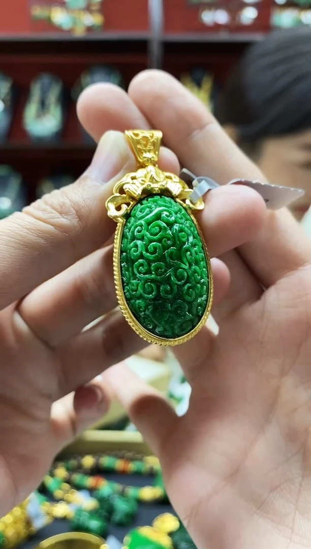 颈饰未镶嵌翡翠吊坠