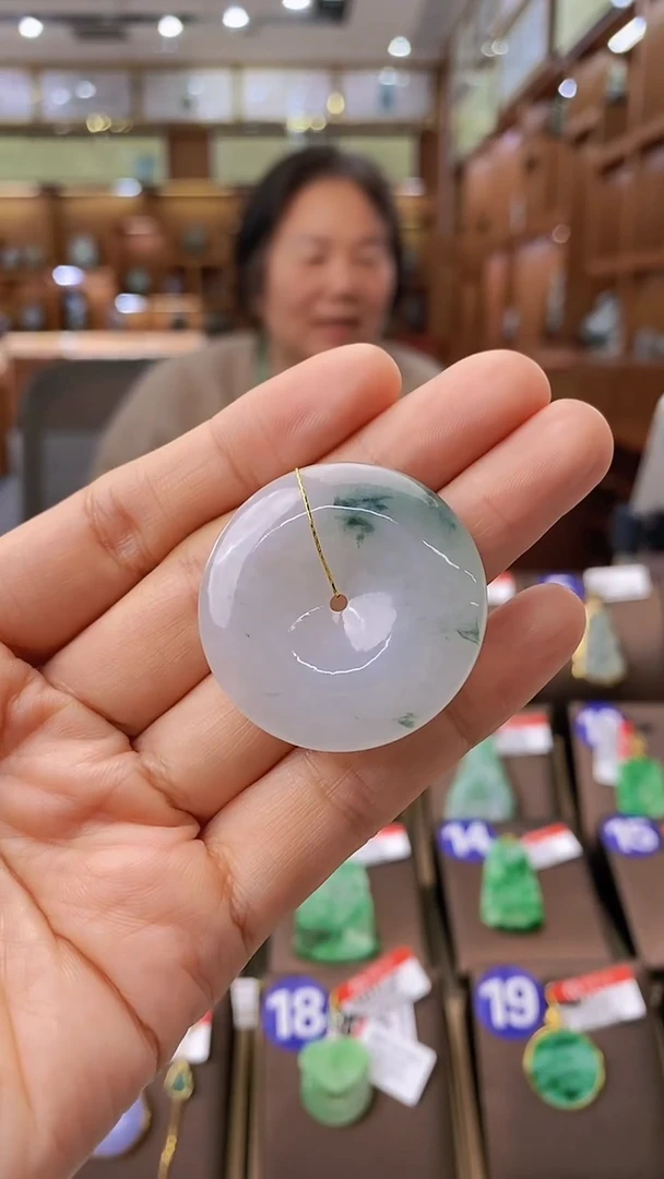 【闪购商品】翡翠颈饰未镶嵌平安扣