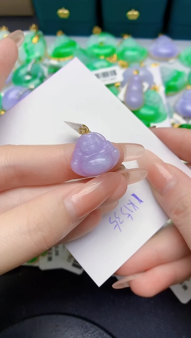 颈饰18K金镶嵌翡翠缅甸天然翡翠A货