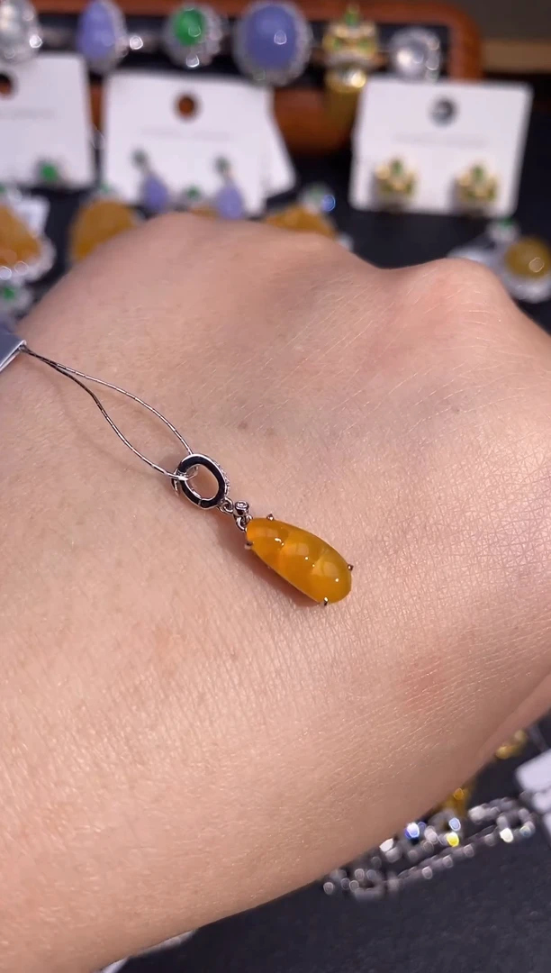 【闪购商品】翡翠颈饰18K金镶嵌万能扣吊坠