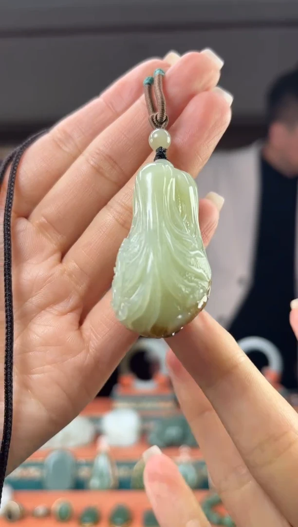 颈饰未镶嵌和田玉佩佩