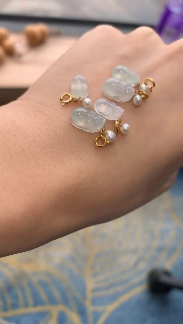 【闪购商品】翡翠吊坠(不含链)18K金镶嵌貔貅多样性发货1件