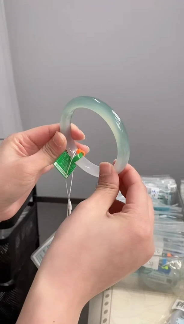 【闪购商品】玛瑙/玉髓手镯未镶嵌63-64圈