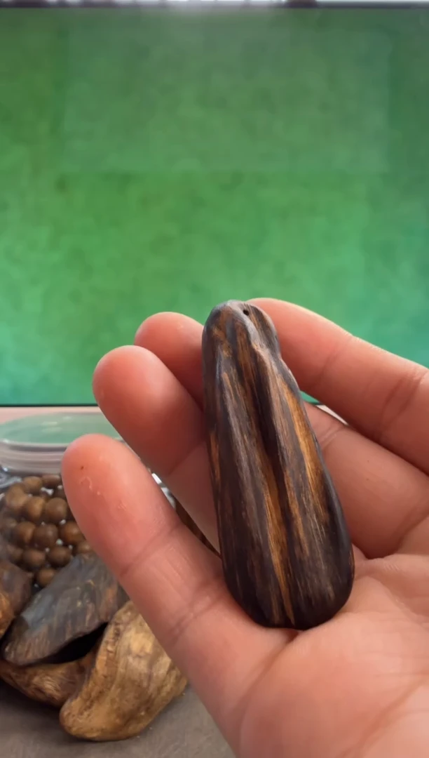 沉香吊坠软丝多样性发一