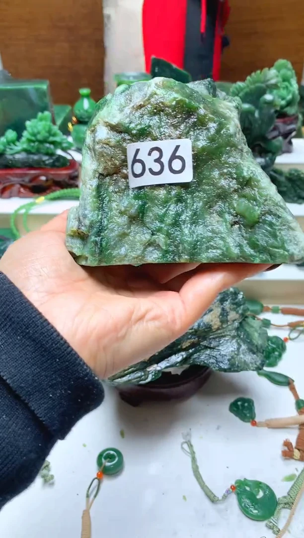 未镶嵌和田玉摆件1
