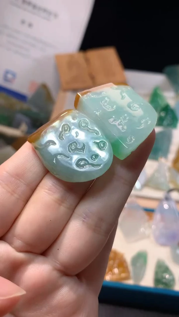吊坠(不含链)未镶嵌翡翠吊坠