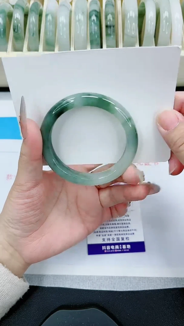 【闪购商品】石英质玉手镯未镶嵌83号/56-57圈