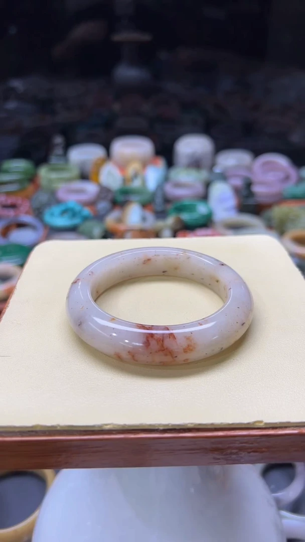 【闪购商品】石英质玉手镯未镶嵌092