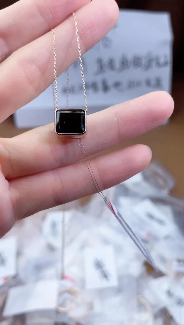 颈饰18K金镶嵌碧玺-专柜-