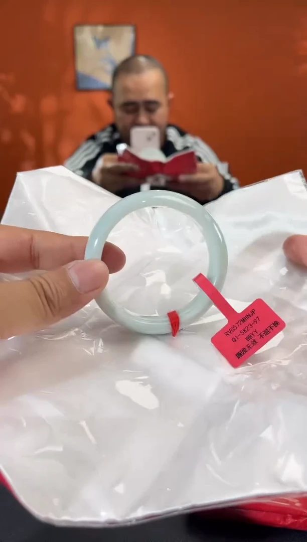 未镶嵌手镯翡翠5x         圈口52