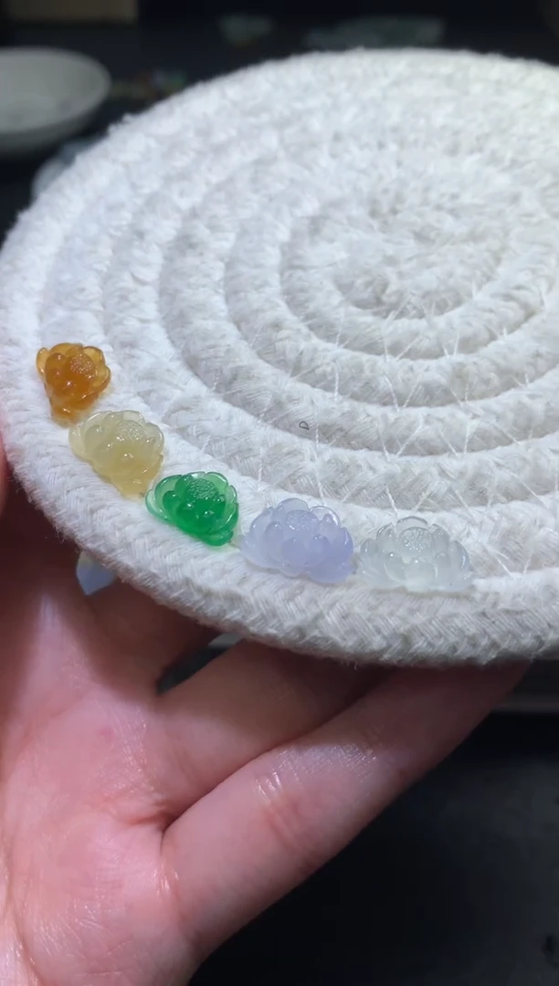 未镶嵌定制翡翠毛货 8.8-13.5-2.9