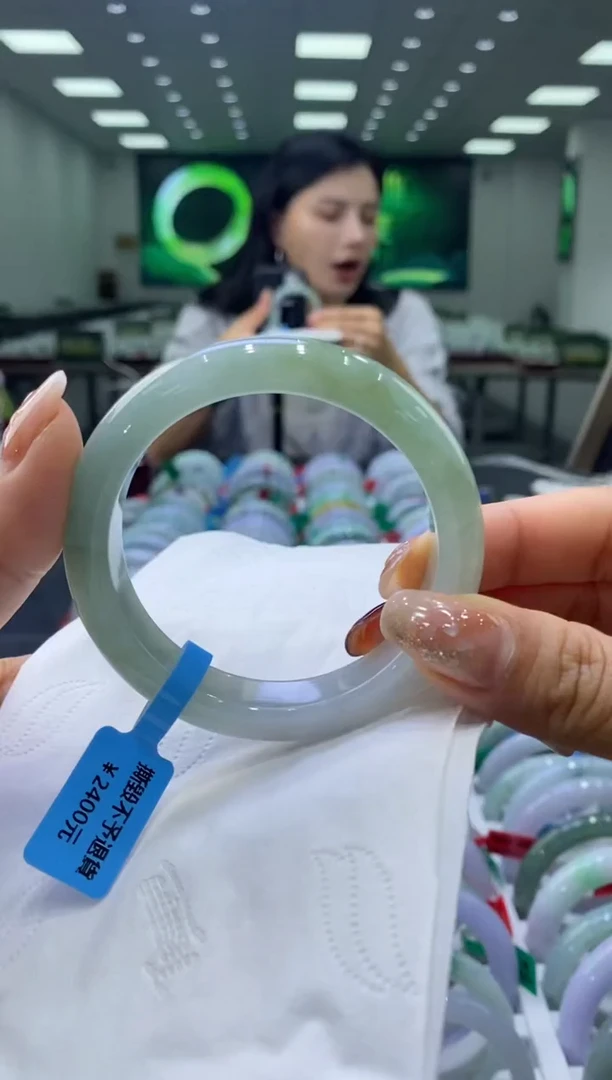 未镶嵌手镯翡翠L*e00001310