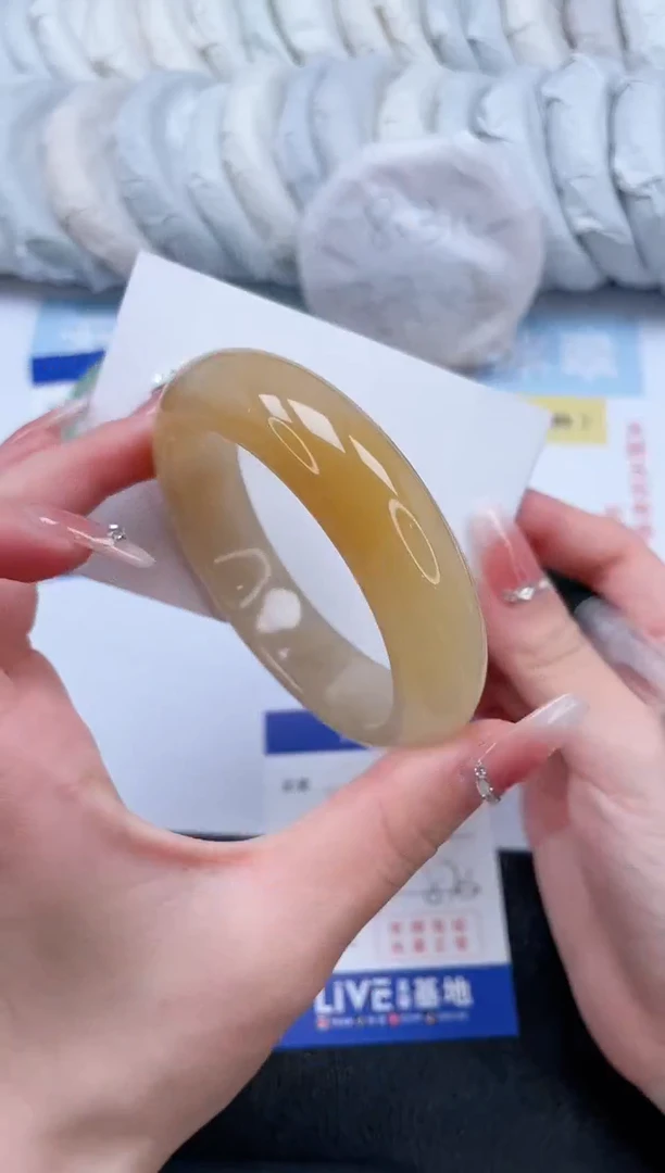 【闪购商品】石英质玉手镯未镶嵌T165-57.3