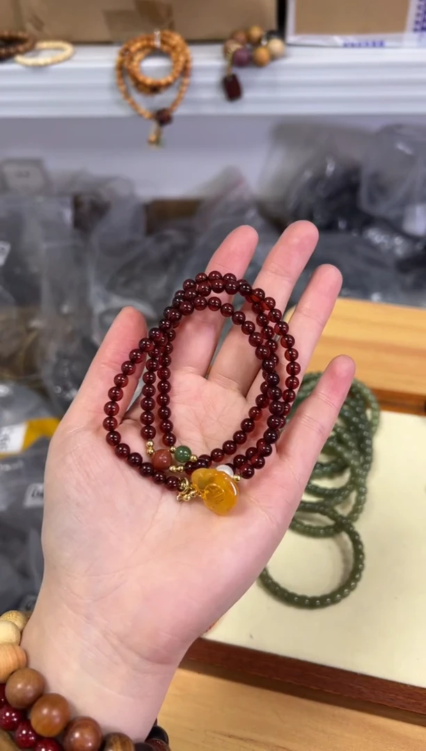 【闪购商品】血珀手链未镶嵌血珀如意设计款多圈[0241]