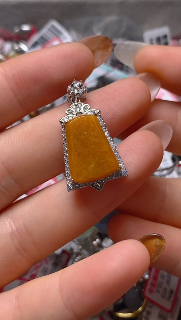 银S925镶嵌戒指翡翠百内无证书