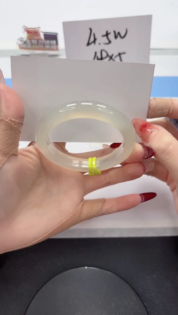 【闪购商品】石英质玉手镯未镶嵌A422-54.2