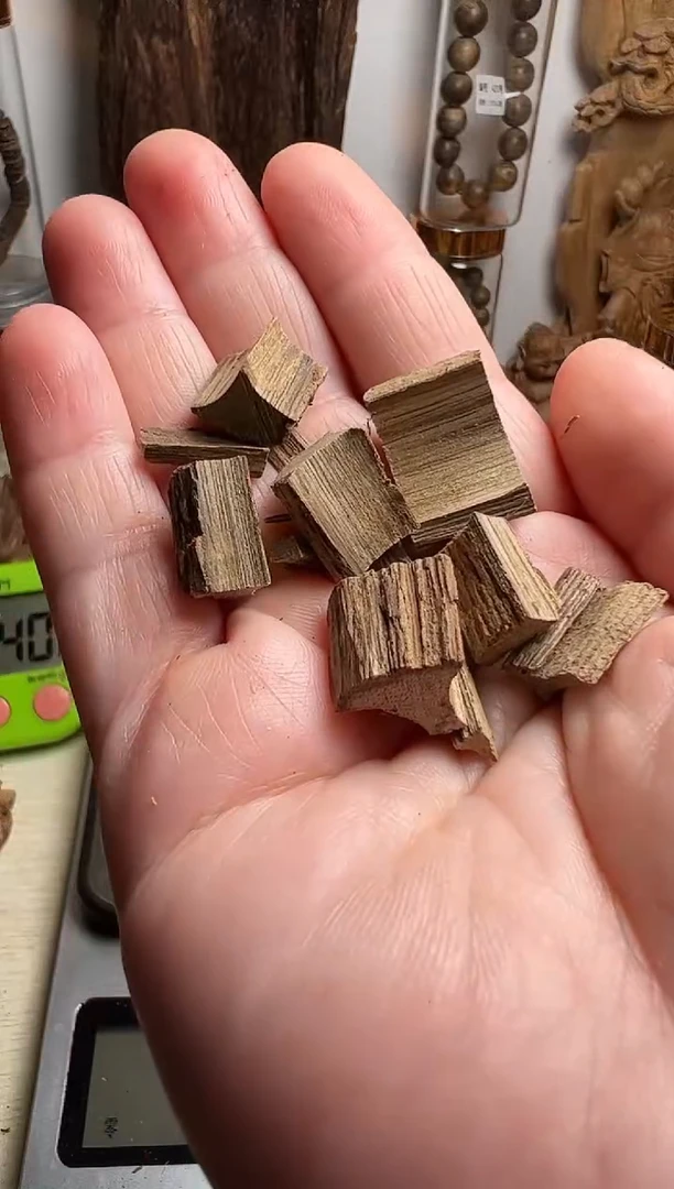 沉香沉香碎屑用****5泰国沉香碎料4克