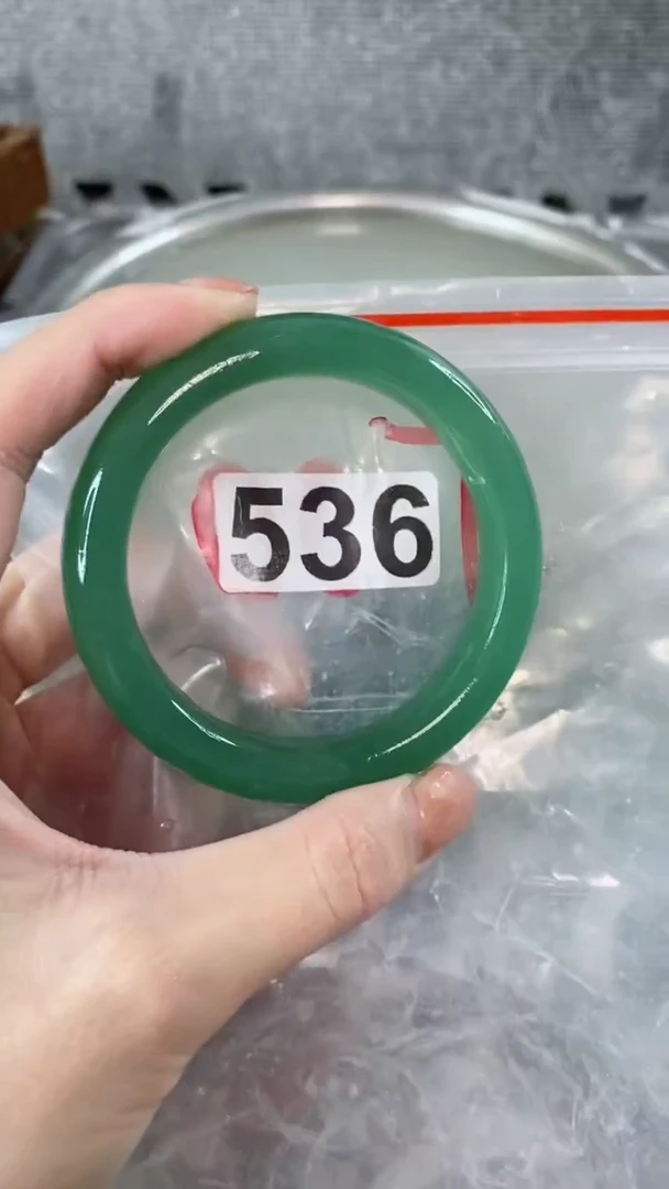 【闪购商品】石英质玉手镯未镶嵌6061+536