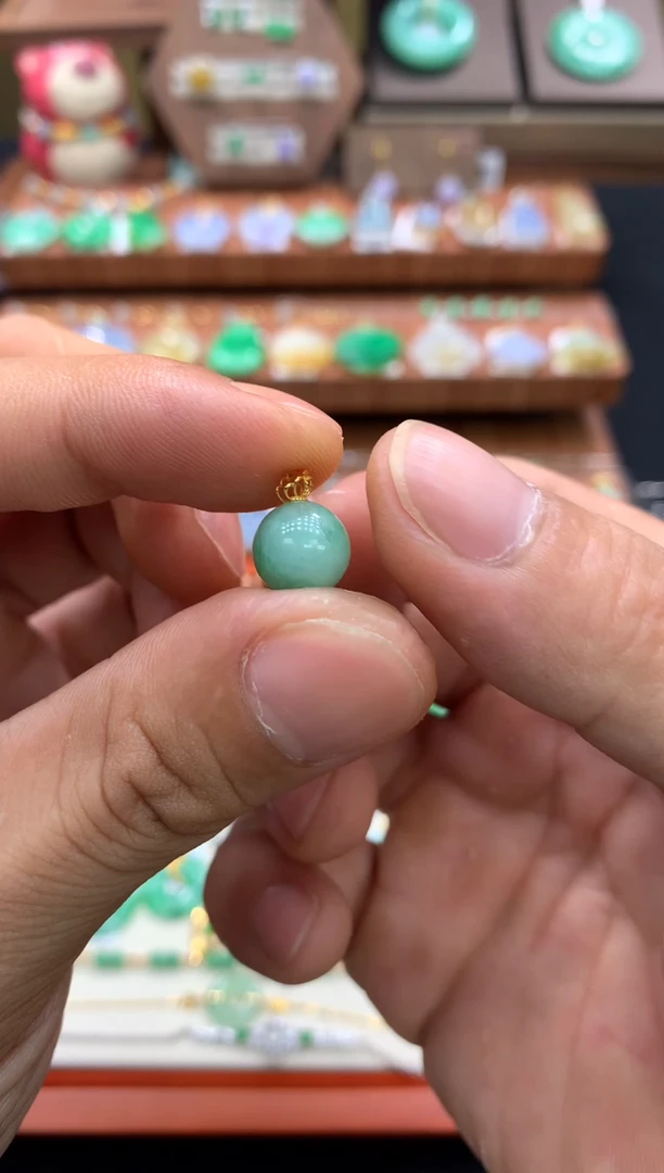 吊坠(不含链)18K金镶嵌翡翠珠子